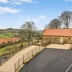 2 Bed In Oc-p34012 * キャッスルトン