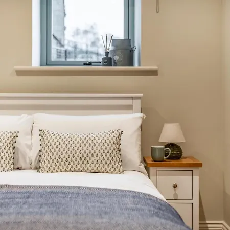 2 Bed In Oc-p34012